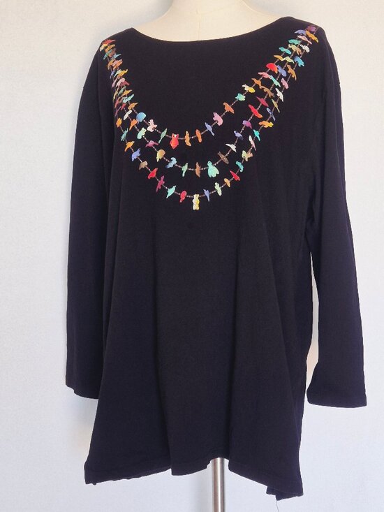 Sabaku Tops - Sabaku Artwear Animal Necklace Tunic T-Shirt Long Sleeve Cotton Black